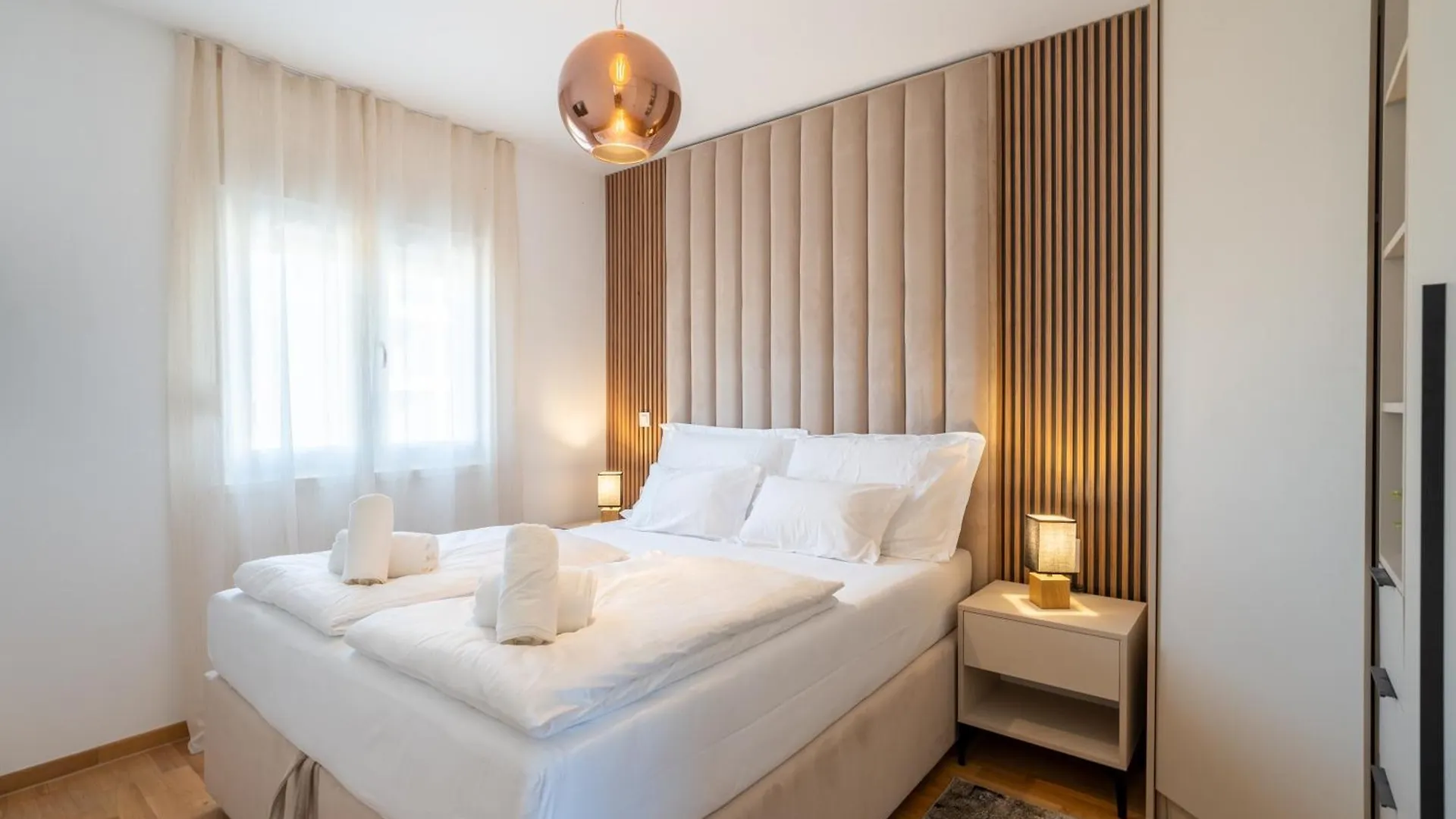 Zara Penthouse With Top Roof Terrace And Hot Tub Apartment